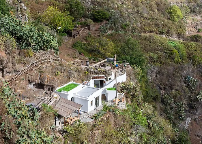 Dom wakacyjny #1 Cave House Anaga, Unique Stay, Mountains And Private Sauna, *