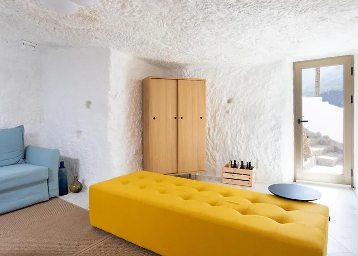 Dom wakacyjny #1 Cave House Anaga, Unique Stay, Mountains And Private Sauna,