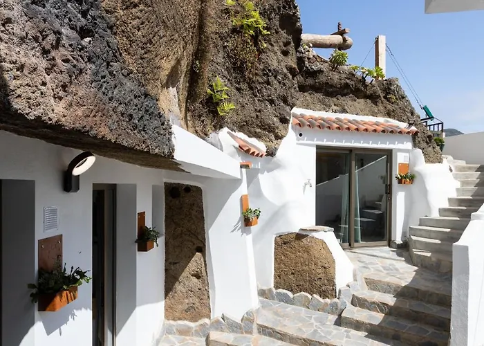 Dom wakacyjny #1 Cave House Anaga, Unique Stay, Mountains And Private Sauna,