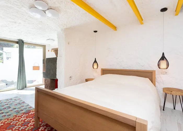 Dom wakacyjny #1 Cave House Anaga, Unique Stay, Mountains And Private Sauna,